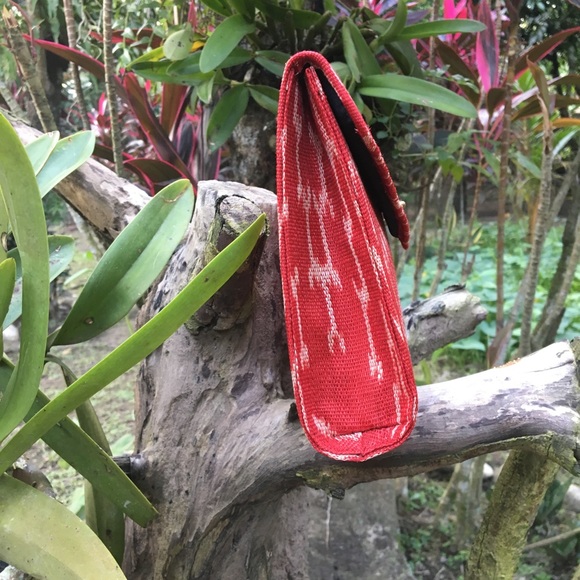 Red Abaca T’nalak Ikat Fabric Envelope Clutch - Picture 2 of 6